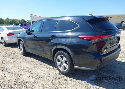 2022 Toyota Highlander Le z USA, uszkodzony, nr VIN 5TDZZRAHXNS541065